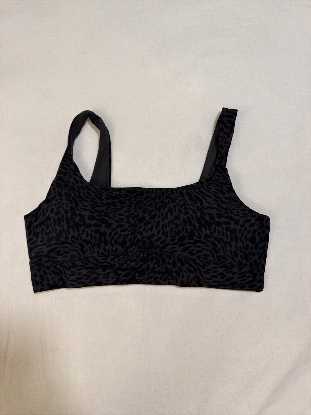 Vuori Everyday Comfort Black Leopard Print sports bra